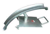 El cable eléctrico galvanizado que tira de las herramientas telegrafía la manga protectora de la entrada del tablero de la curva de la protección