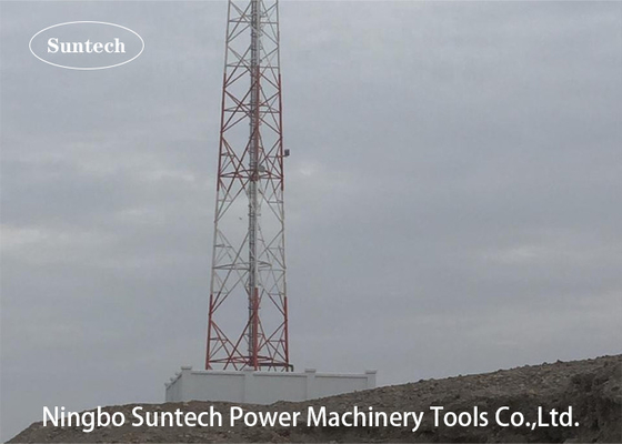 La torre de antena Legged del enrejado del ANSI 4 galvanizó el acero angular con el soporte