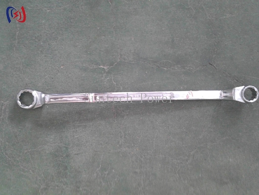 La llave inglesa de ciruela es una herramienta profesional para fijar nueces hexadecimales.