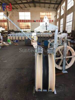 Bloque de cuerda de helicóptero para la instalación de la cuerda guía.