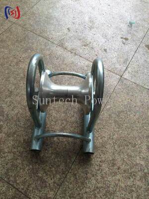 Roller de tierra de cable de carga nominal de 5KN con soporte de aluminio fundido para tirar de cables portátiles ligeros