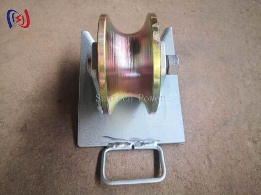 SH130S 10KN Polia galvanizada de rodillo de cable de cabeza pitada con configuración de enmalle triangular para tirar de cables subterráneos