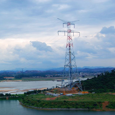 Torre de acero del pilón eléctrico de acero del enrejado de la tolerancia Q355 Q255 del fuerte viento