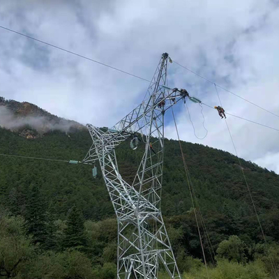 La inmersión caliente galvanizada pesca la torre con caña de acero para la línea de transmisión 110KV