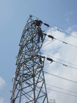 Torre doble de acero galvanizada del circuito Q345 para la línea de transmisión 33KV