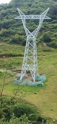Torre de acero caliente de la transmisión de la galvanización Q345B de la inmersión