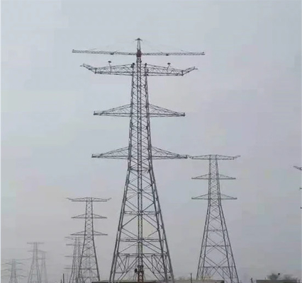 10 - Torre de la transmisión del enrejado del circuito del doble 500KV