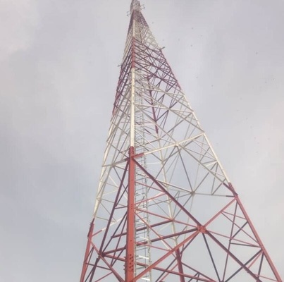 Línea de transmisión estructura de enrejado de acero de la torre de la telecomunicación poligonal Q345B