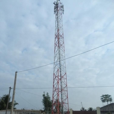 De la telecomunicación angular Legged tres torre de acero 33KV con la antena y los soportes del Mw