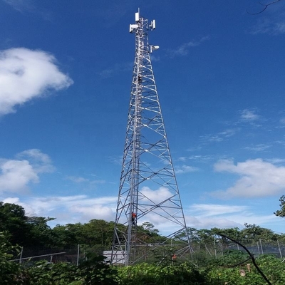 Móvil de acero galvanizado autosuficiente de Wifi del triángulo de las torres de antena de TV GR50