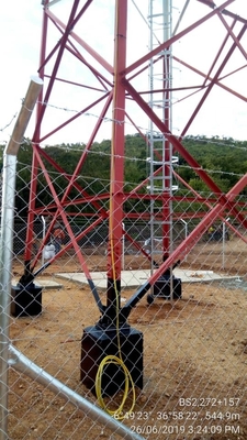 Autosuficiente galvanizada torre monopolar de acero móvil del triángulo de WiFi
