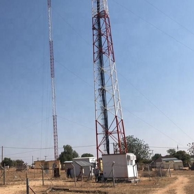 0 - torre galvanizada de acero del palo de los 200m Guyed con el pararrayos de los soportes