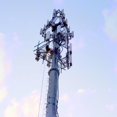 Palo galvanizado telecomunicaciones de Guyed con los accesorios relacionados