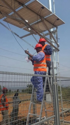 La torre de acero de la telecomunicación del sistema del relámpago del enrejado galvanizó