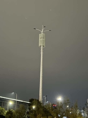 Torre galvanizada de acero poste del palo Q345 con el soporte