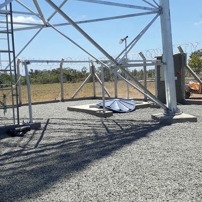 La torre de acero de la comunicación tubular Legged 3 galvanizó