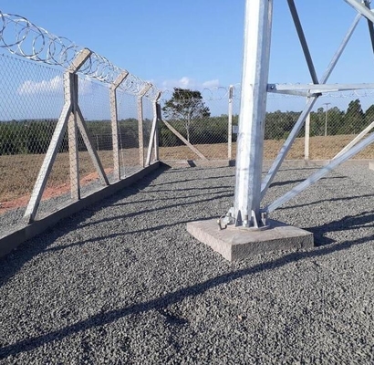 Línea de transmisión torre de acero tubular de las telecomunicaciones para el emplazamiento de la obra
